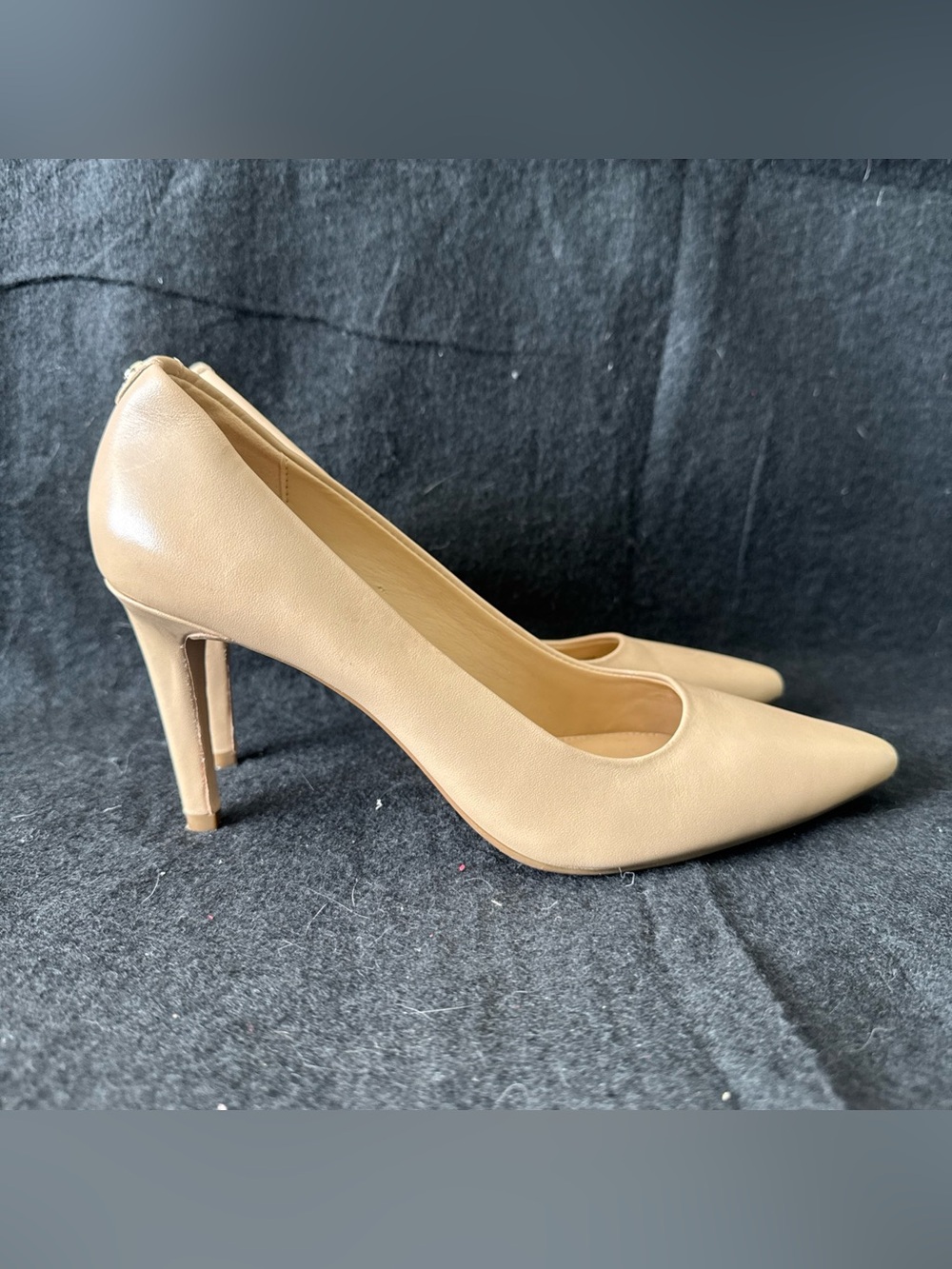 Michael Kors Leather Almond Toe Pump Heels Tan Beige Neutral Womens Size 7 - Picture 4 of 8